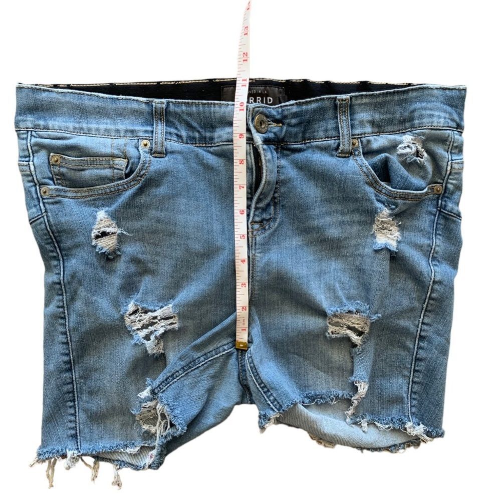 Torrid Distressed Bombshell Skinny Denim Shorts Size 16R - Picture 12 of 15